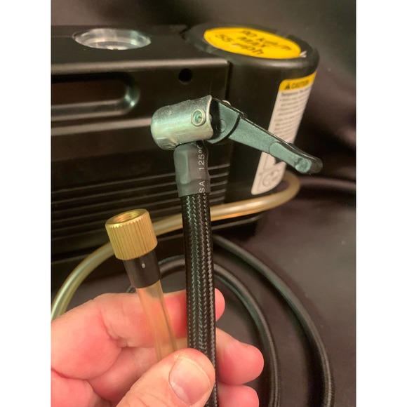 Portable compact air compressor and tire repair kit - Picture 5 of 11